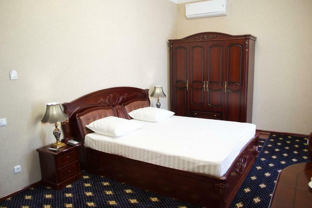 Bokhtariyon Hotel Qurghonteppa エクステリア 写真